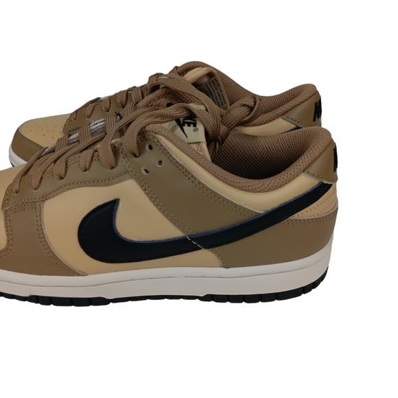 Women’s Nike Dunk Low SZ 8.5 - Picture 3 of 6